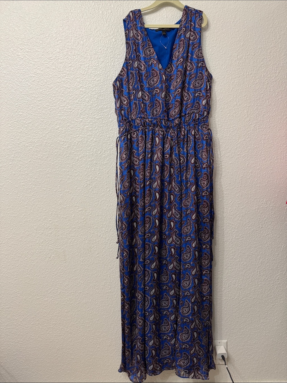 Banana republic paisley blue long V neck dress size small with ties on waist